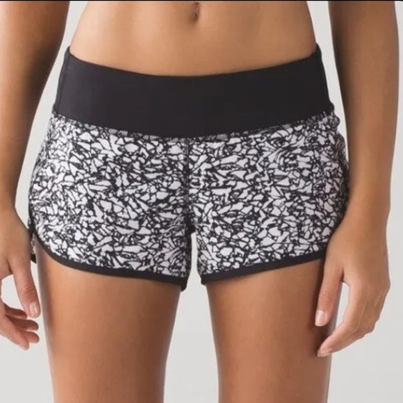 lululemon athletica Pants - 🚨ACCEPTING OFFERS 🍋Lululemon Ice Breaker Black Speed Up Short